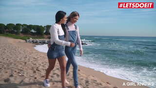 LETSDOEIT - #Apolonia Lapiedra - Sexy Tovovavy Dia Mandeha Bibidia Ny Trano Vaovao