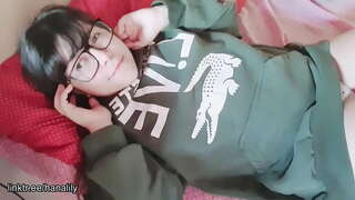 טין מיידל רירנדיק איר לאָך