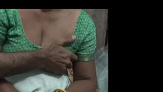 Askel äiti ja hänen kiimainen poika jakaa sänky