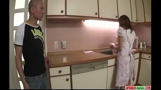 Hikaru Wakabayashi përdor saj big tits të luante me karin Hikaru Wakabayashi përdor saj big tits të luante me karin