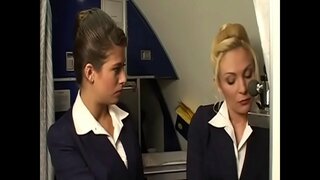 Tug&#039;yonga ketgan parvoz attendant sluts bir satrida yigit vositasi so&#039;rish