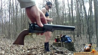 ʳ� 소녀가 및 총기