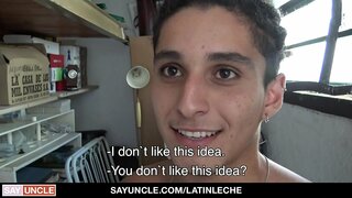 Djali I Ndërtimit Thith Karin Për Para Shtesë